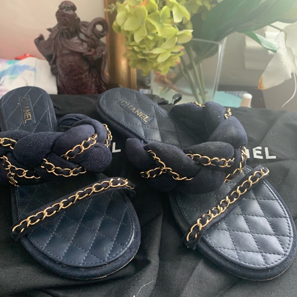 Chanel - Picture 1 of 11